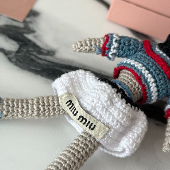 Miu Miu Woven Doll Keychain Flower - Picture 5 of 9